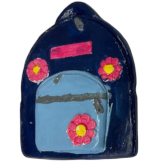 Backpack With Daisies Plaque